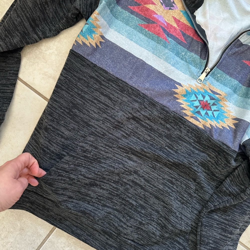 Colorful Patterned Women's Sweatshirt - Picture 2 of 2
